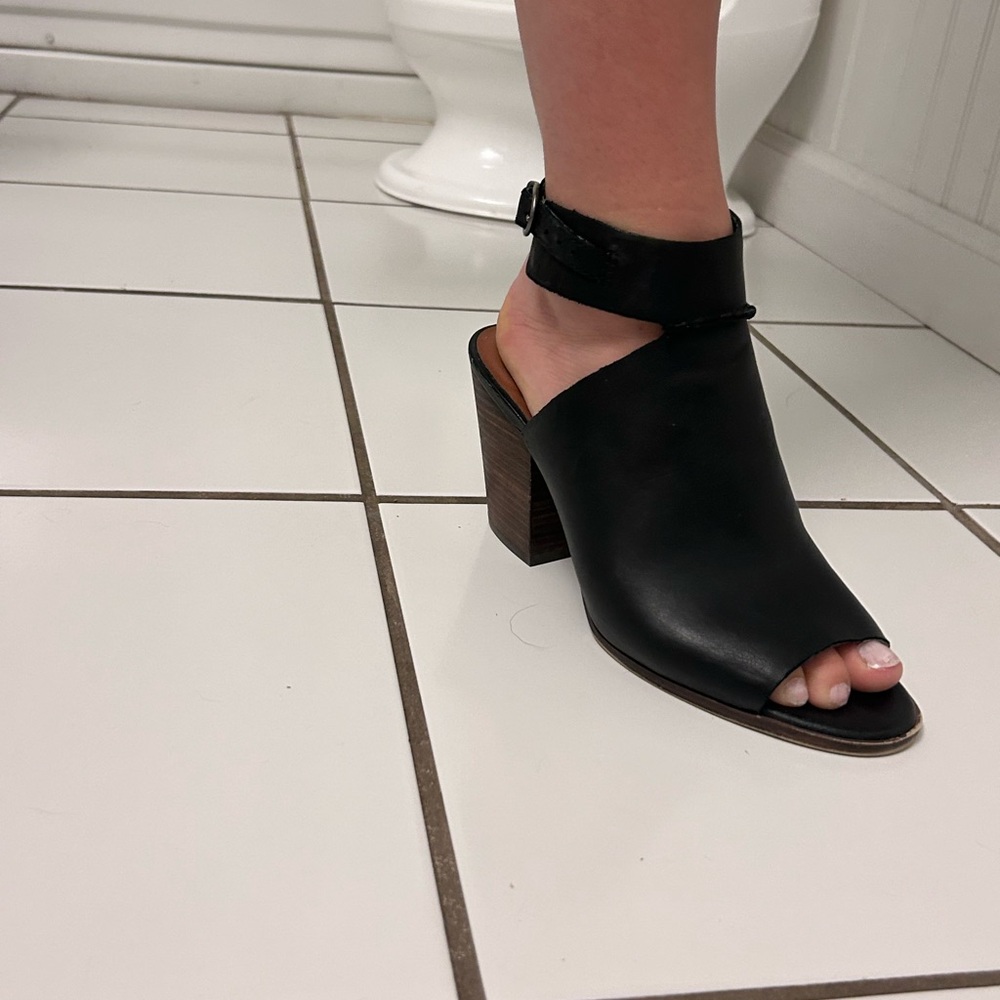 Lucky Brand Heels Woman’s size 8 black Leather Obrasi
